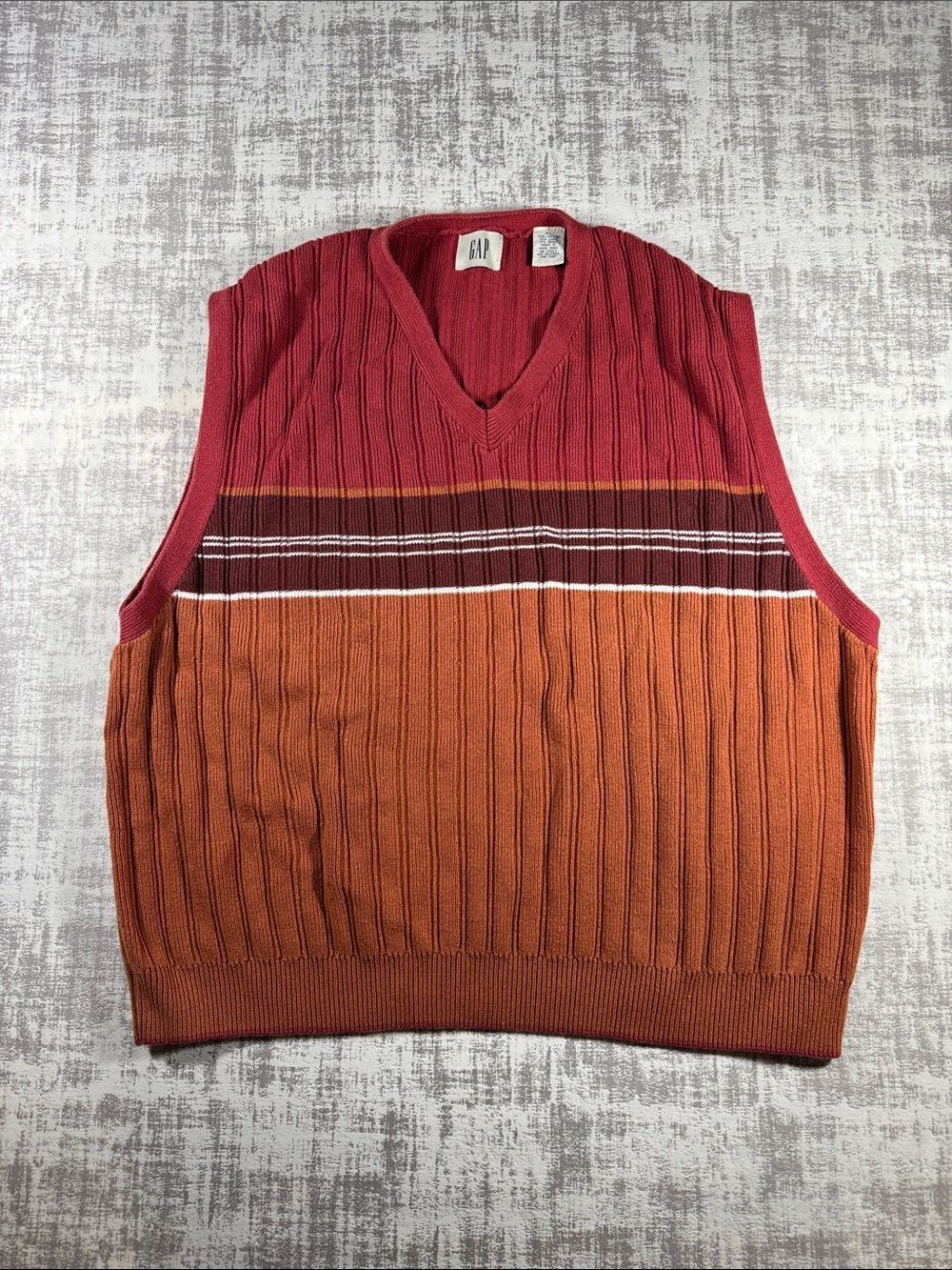 Vintage 90’s GAP Men's Burgundy and Rust Ribbed V-Neck Sweater Vest size XL